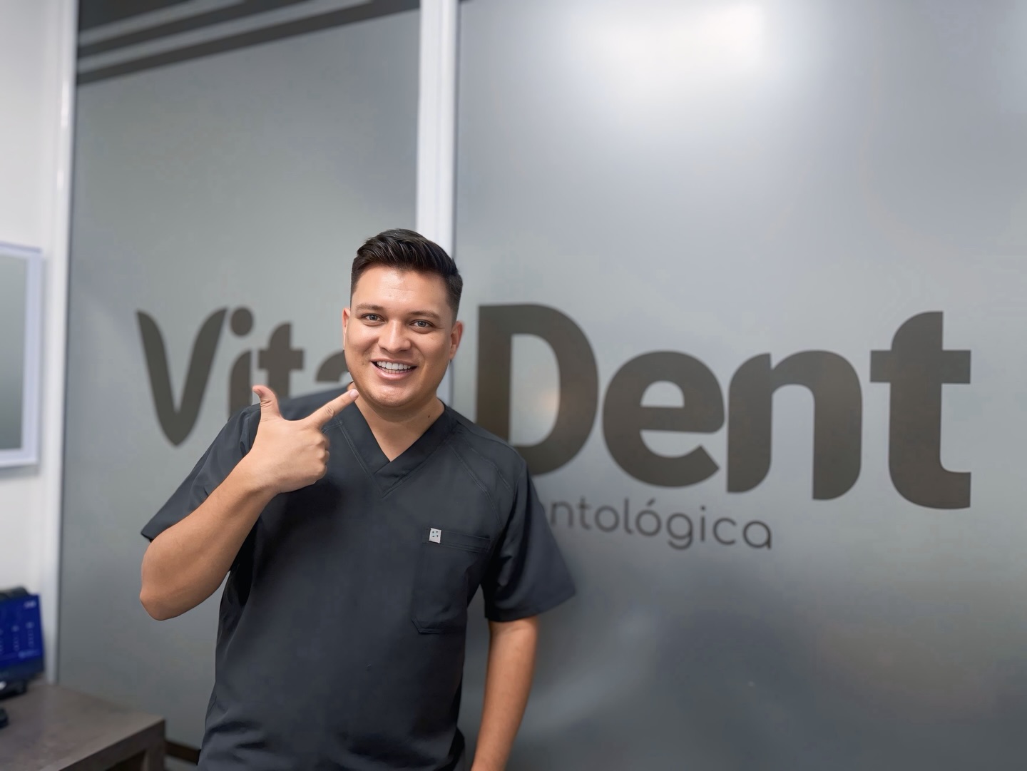 Dr. Jonatan Duarte - Director Médico VITADENT